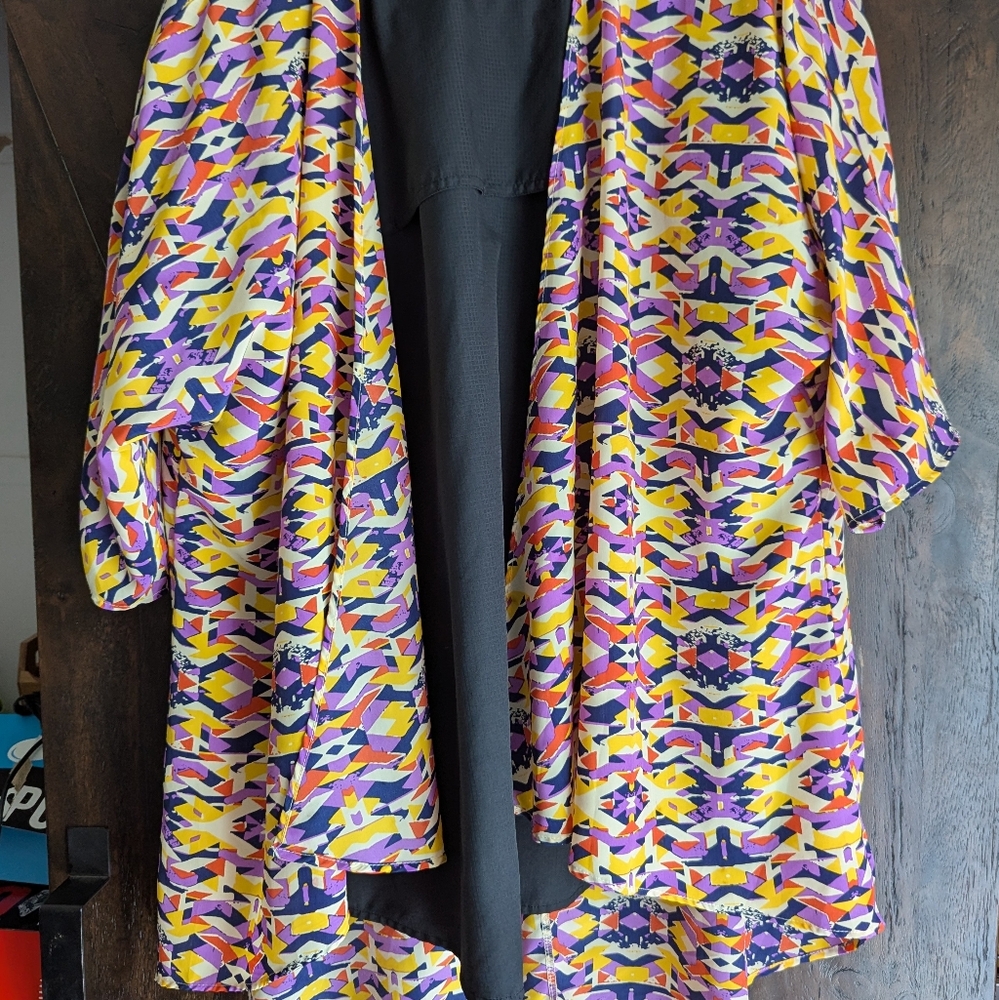 Laluroe Lyndsey Patterned Kimono Size Medium